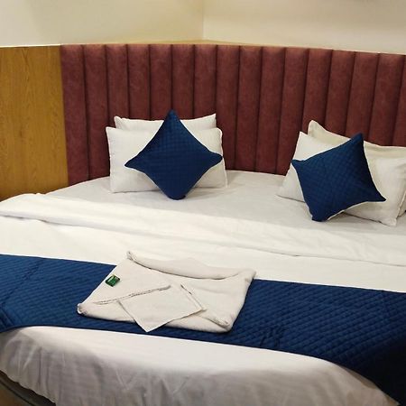 Hotel Campus 阿穆达巴 外观 照片