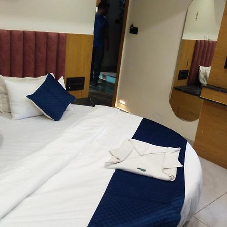 Hotel Campus 阿穆达巴 外观 照片